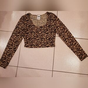 Long Sleeve Leopard Print Crop Top, PINK Victoria Secret, size M